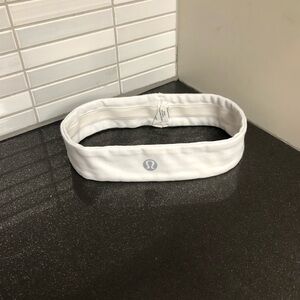 Lululemon ladies headband 🍋